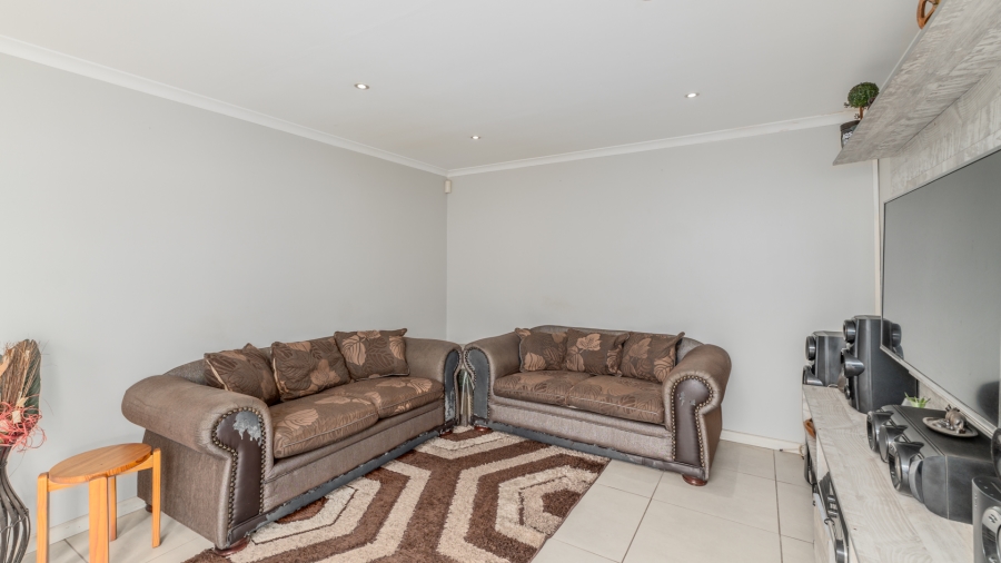 3 Bedroom Property for Sale in Country Club Western Cape